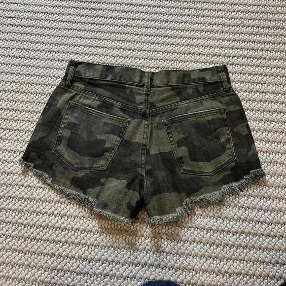 We The Free Camo Jean Shorts - NWOT - Picture 5 of 5